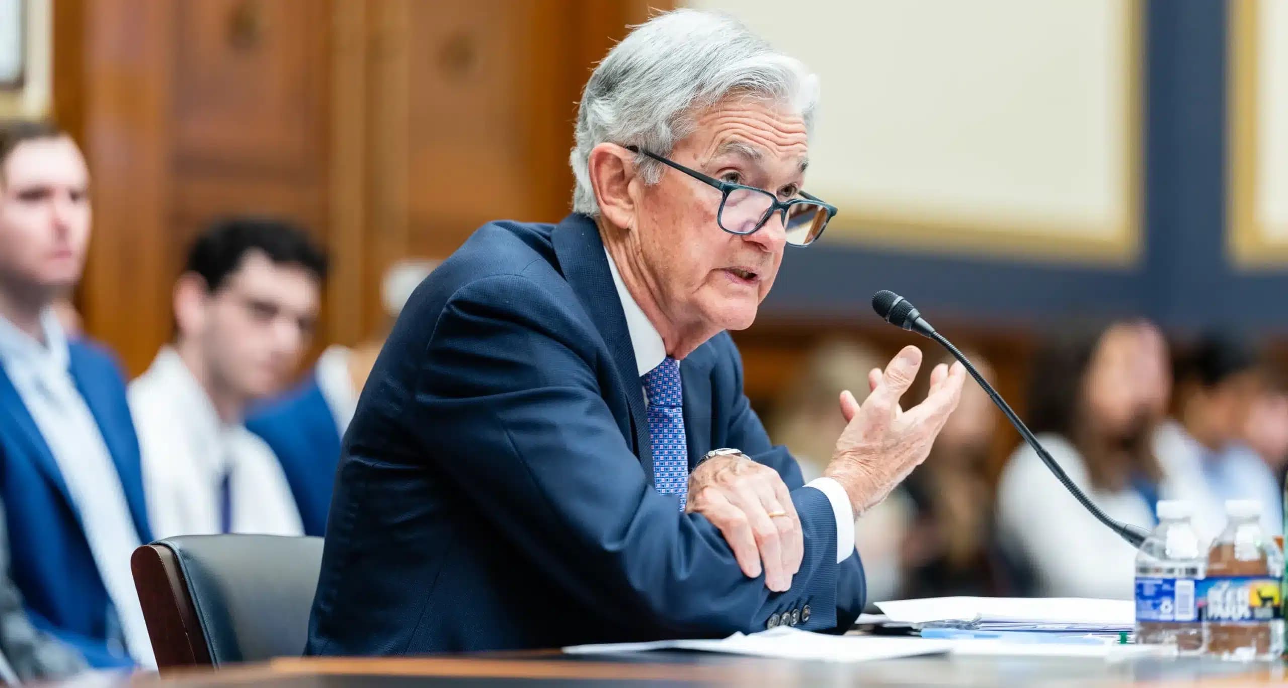 Thị trường phản ứng mạnh khi Powell báo hiệu khả năng cắt giảm lãi suất